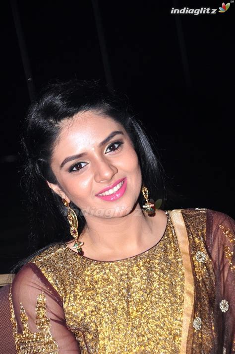Pin By Punya Sukumar On Beautiful Indian Actress In 2020 Beautiful