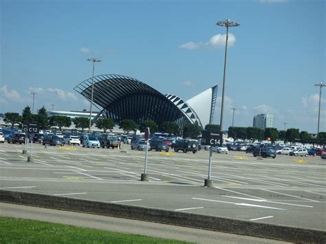 Stacja kolejowa we francji (pl); Lyon-Saint-Exupéry Airport - Gare de Lyon Saint-Exupéry ...