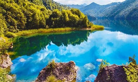 So it is no wonder that the government creates and takes care of numerous nature conservation. Turismo e viagem para Azerbaijão 2021 - Férias em Azerbaijão