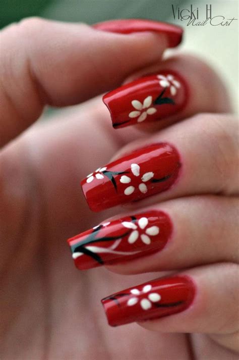 She has been practicing nail art for over 5 years and graduated from northampton college with distinction with a nail. 30 Pretty Flower Nail Designs - Hative