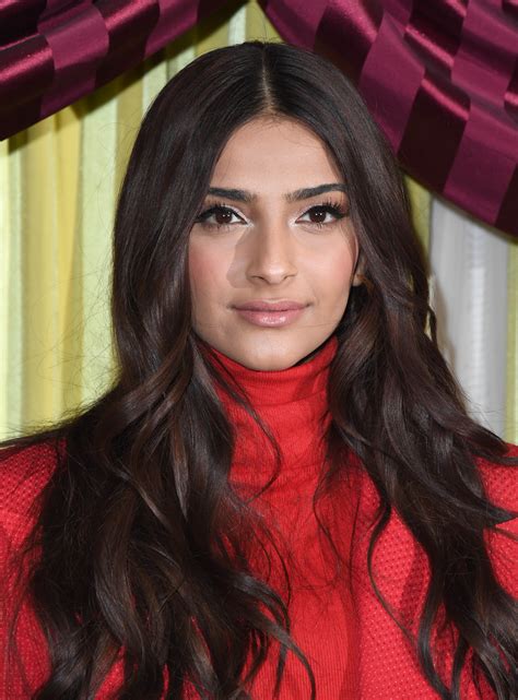 Sonam Kapoor slams Uber after 'scariest experience' in London | GG2