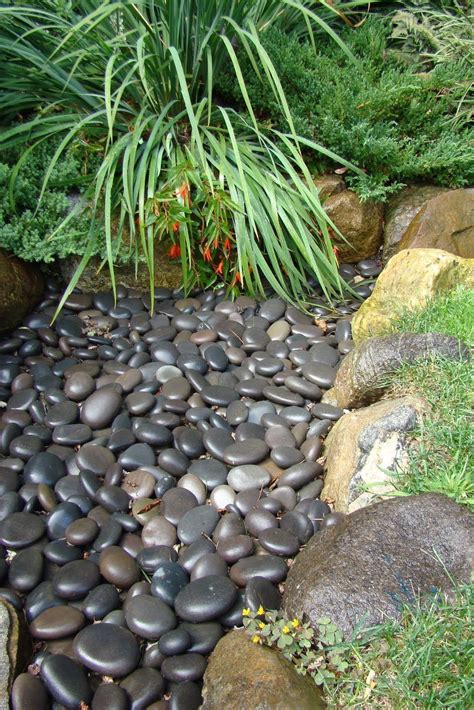 46 Best Rock Stone For Frontyard Ideas Garden Beds Garden And Yard