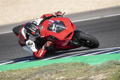 901 items, exhausts, bodyworks, engine parts, handles & control parts and more for ducati 899 panigale at webike. Ducati Panigale V2 launched in India at INR 16.99 lakh ...