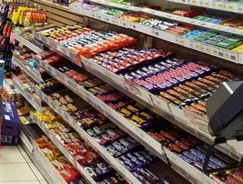 This comes in second to the cadbury dairy milk bar in the best selling. What is the top selling chocolate bar in the UK? - Quora