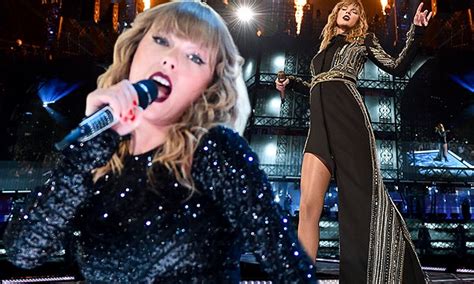Taylor Swift Dazzles In Sexy Chain Gown On Reputation Tour Daily Mail