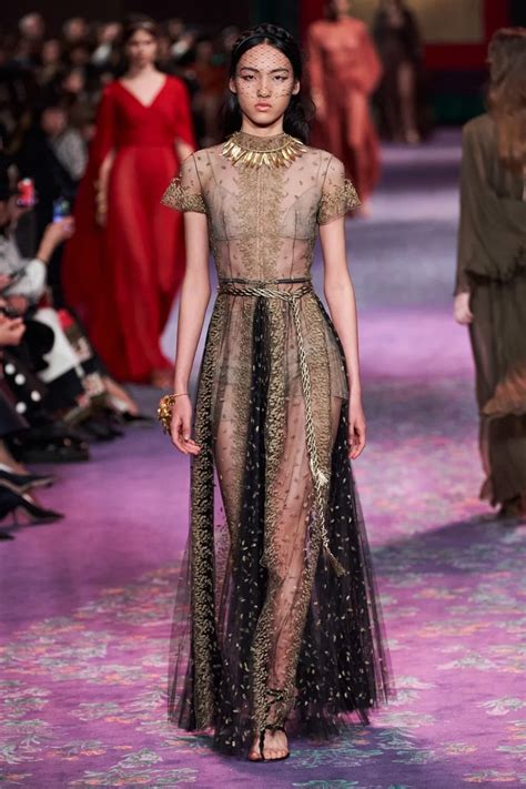 Christian Dior Haute Couture Printemps Été 2020 Défilé Vogue Paris