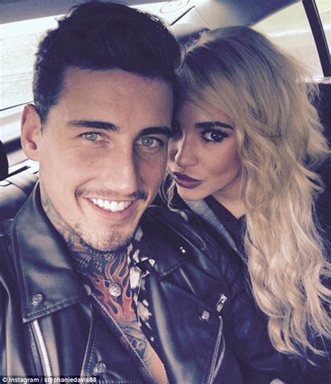 Stephanie Davis Cosies Up To Boyfriend Jeremy Mcconnell In A Loved Up Selfie Daily Mail Online