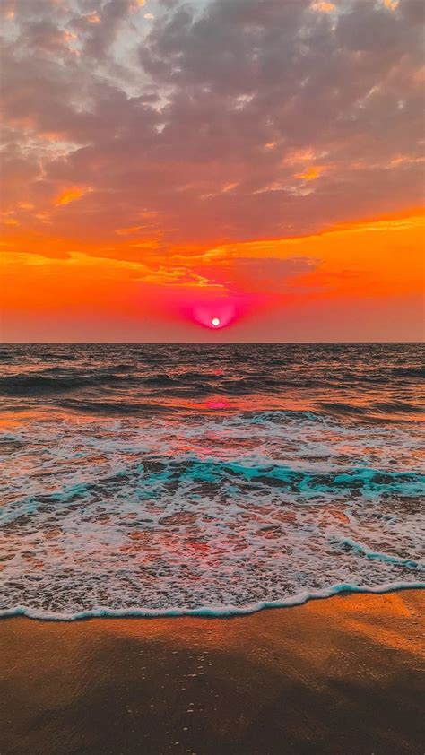 Beautiful Sunset Iphone In 2020 Sunset Wallpaper Sunset Iphone