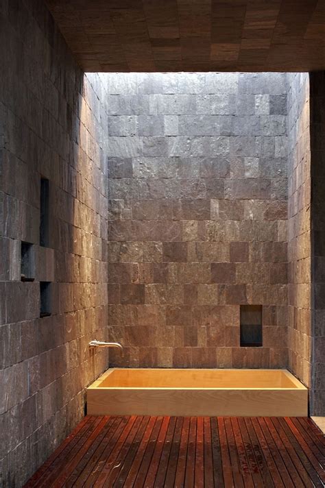 Handuk dan handuk mandi berwarna sama dale. Desain Kamar Mandi Dengan Batu Alam ~ Gambar Rumah Idaman