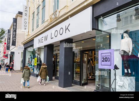 New Look Shop Hi Res Stock Photography And Images Alamy