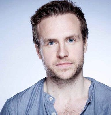 Catch rafe spall teaching @colingpaterson how to stare down aliens in preparation for #waroftheworlds pic.twitter.com/b5ksagqagl. Rafe Spall family in detail: wife, kids, parents and ...