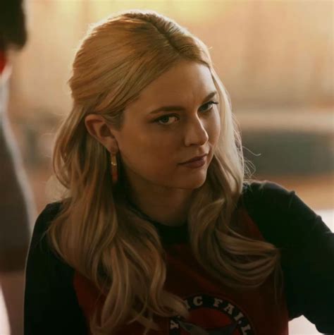 Lizzie Saltzman Icons In 2022 Celebrities Vampire Diaries Legacy