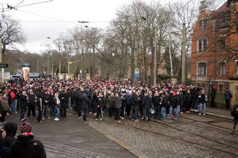 Fc union berlin and rb leipzig news and find up to date football standings, results, top scorers and previous winners. Leipziger Internet Zeitung: Fanmarsch gegen RB Leipzig ...