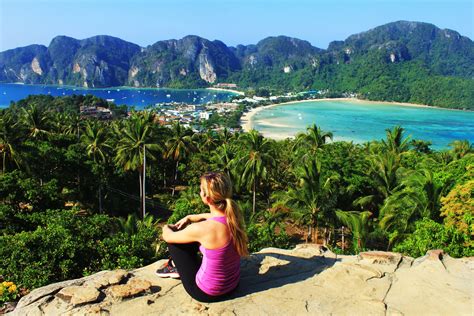 Phi phi is made up of six islands, primarily phi phi don and phi phi leh. The Top 10 Things To Do In Phi Phi Island