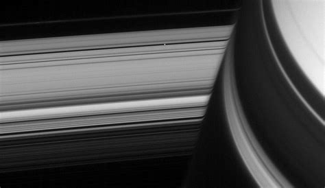 Saturn Close Up Sensational Cosmic Images Bring Ringed Planet To Life