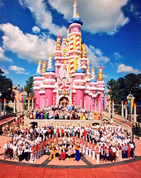 17 Photos Show How Disney World S Cinderella Castle Has Changed