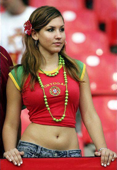 Classify Portuguese Soccer Girl