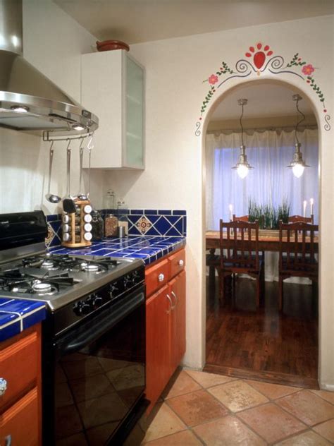 Bring your kitchen to life with inspirational ideas on how to decorate a small kitchen. Guide to Creating a Southwestern Kitchen | DIY