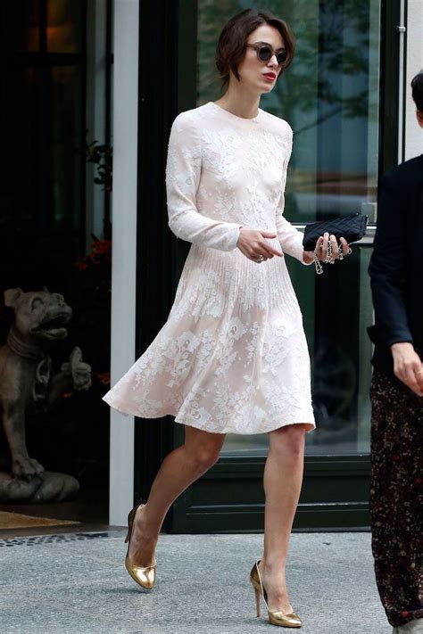 Traditionnellement parlant, votre bébé baptisé devra revêtir le vêtement. Tenue baptême femme - comment s'habiller pour cette ...