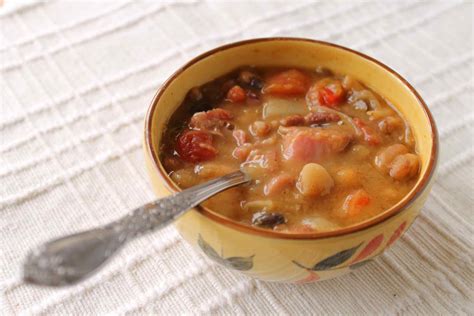 Sòpi Di Boonchi Korá Recept Voor Antilliaanse Rode Kidneybonensoep