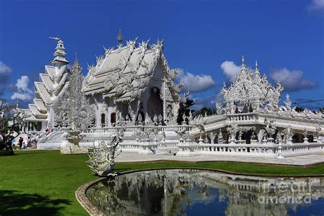 Wat Rong Khun The White Temple Contemporary Buddhist Temple In Chiang