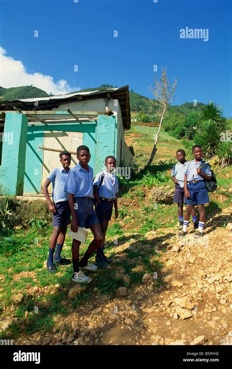 Uniformes Escolares En Haití Caribe L Murray Fotografía De Stock Alamy