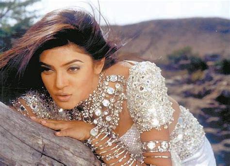 #sushmita sen #bollywood2 #bollywood #bollywood gifs #bollywoodgifs #fashion #indian fashion #main hoon na #sushmita sen #shahrukh khan #bollywood #sorry anon for this epic fail set i made. Happy birthday Sushmita Sen: Here are some rare snaps of ...