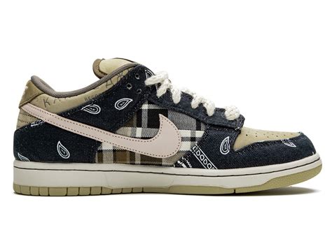That day might come sooner than later as the houston rapper was spotted in an unreleased pair of air jordan 1 lows while celebrating new years' in aspen. Travis Scott Nike SB Dunk Low CT5053-001 | SneakerNews.com