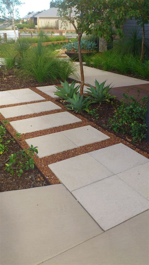 Crushed Gravel Between Pavers Gives A Rustic Stepping Stone Look To