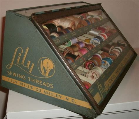 Vintage Early 20th Century Lily Sewing Threads Advertising Spool