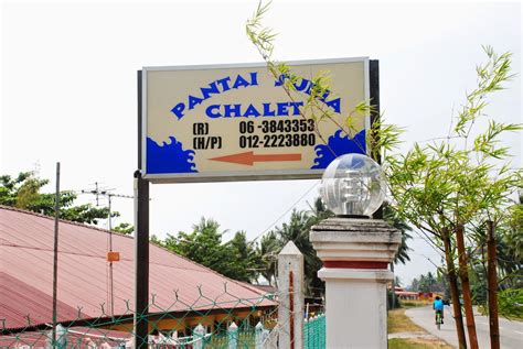 Melihat gambarnya sahaja seperti sudah mengajak kita untuk ke sana. CHALET PENGKALAN BALAK MELAKA AREA: Pantai Suria Chalet