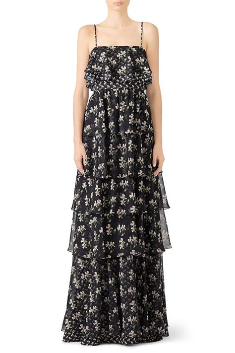 And with shipping and dry cleaning included, it was a next up, figuring out my size, which was surprisingly easy thanks to rent the runway's photo reviews. Best Wedding Guest Dresses from Rent the Runway | StyleCaster