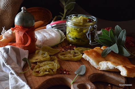 Una volta essiccati, lasciate raffreddare i pomodori, quindi disponeteli nei vasetti aggiungendo olio di tanto in tanto fino a coprirli. ...ti cucino così...: POMODORI VERDI SOTT`OLIO
