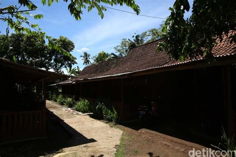 Foto Suasana Desa Kemiren Banyuwangi Rumahnya Suku Osing