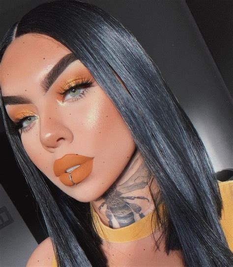 A baddie's outfit and makeup will always look a million dollars. Pin by Jetuan Hockless on Glam Squad | Prom makeup looks ...