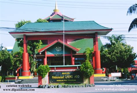 Inilah daftar tempat wisata favorit di mojokerto, jawa timur. Pandaan Pasuruan Jawa Timur - Pasar Buah - Wisata Religi ...