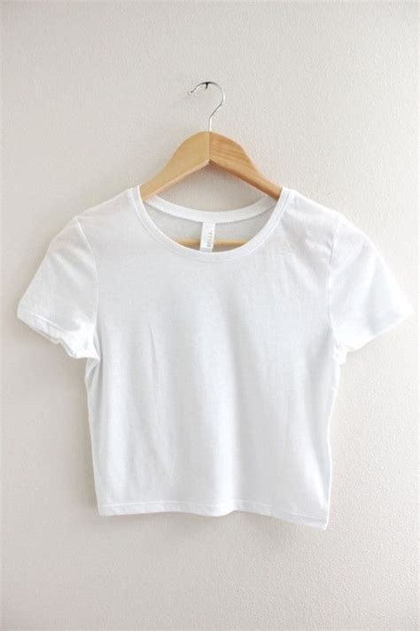 Basic White Crop Top Outfits White Crop Top Outfit Crop Top