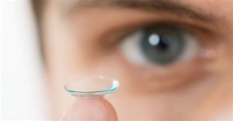 Contact Lens Mistakes Everyone Makes That Could Be Dangerous Huffpost Canada