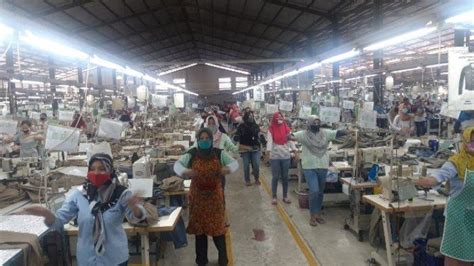 Loker pabrik masker mojoagung : Hari Pertama Pemberlakuan PKM di Kota Semarang, Hendi Cek ...
