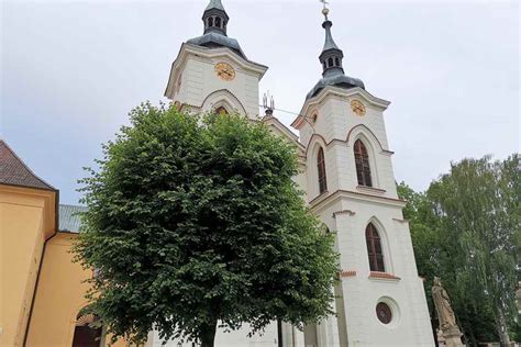 Städtereisen nach prag, hotels im riesengebirge oder böhmerwald. Wo kann man in Tschechien Urlaub im Kloster machen?