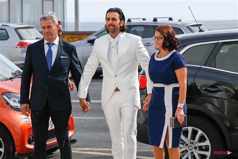 A cerimónia, cuja data foi mantida em segredo durante muito tempo, foi presenciada por alguns amigos e colegas dos noivos. Luciana Abreu e Daniel Souza já deram o nó - MoveNotícias