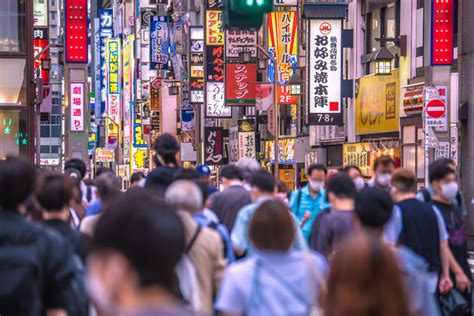 Jun 17, 2021 · 政府は17日、北海道、東京都、愛知県、京都府、大阪府、兵庫県、岡山県、広島県、福岡県の9都道府県に出している緊急事態宣言を6月20日を持って解除する。ただし、感染状況が厳しい沖縄県は7月11日まで延長する。 東京へ4回目の「緊急事態宣言」発出。飲食店の酒類提供、6都 ...