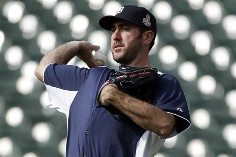 Detroit Tigers Ace Justin Verlander Hits The Links Commits To AT T