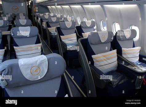 Airbus A340 600 Sitze Business Class Passagier Kabine Lufthansa Stock