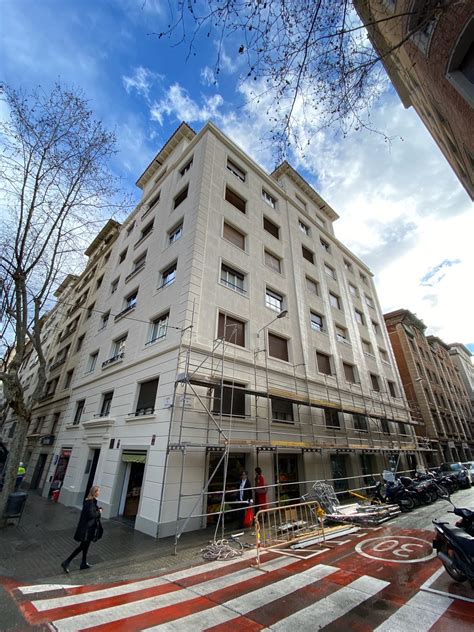 Ancho x 4m alto) y pintar dos paredes de patio interior ( 1m ancho x 6m alto y 3m, ancho x 6m. REHABILITACIÓN DE FACHADAS Y VOLADIZOS DE TEJAS (c ...