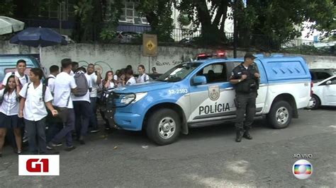 Criminoso invade o colégio Pedro II de São Cristóvão no Rio Rio de