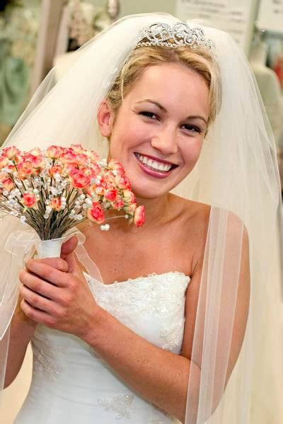 Short Wedding Hairstyles With Veilcherry Marry Cherry Marry