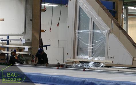 Schwörer haus akzeptiert etwaige entscheidungen dieser ombudsstelle als bindend. werksbesichtigung-bei-schwoerer-haus_bild-05
