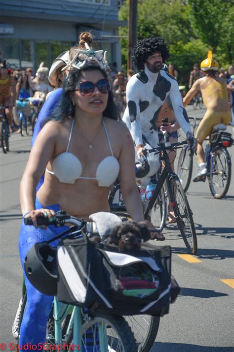 2015 Fremont Summer Solstice Parade Naked Bike Riders Guerilla Photographer