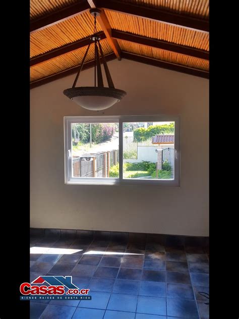 Alquiler de casa con piscina en tordera. Casa de Alquiler en Escazú San José Costa Rica Bienes ...